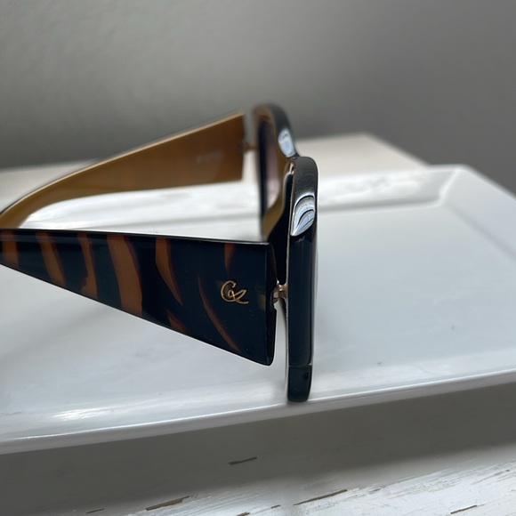 Christian LaCroix Sunglasses
Rate! Vintage - Picture 2 of 6